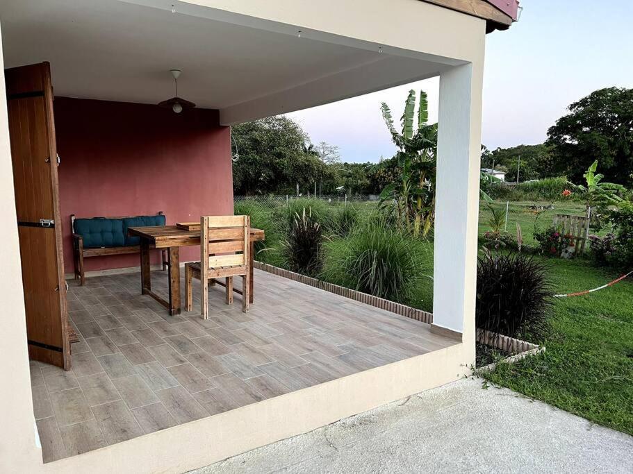 Jolie Petite Maison A La Campagne Le Moule Exteriér fotografie